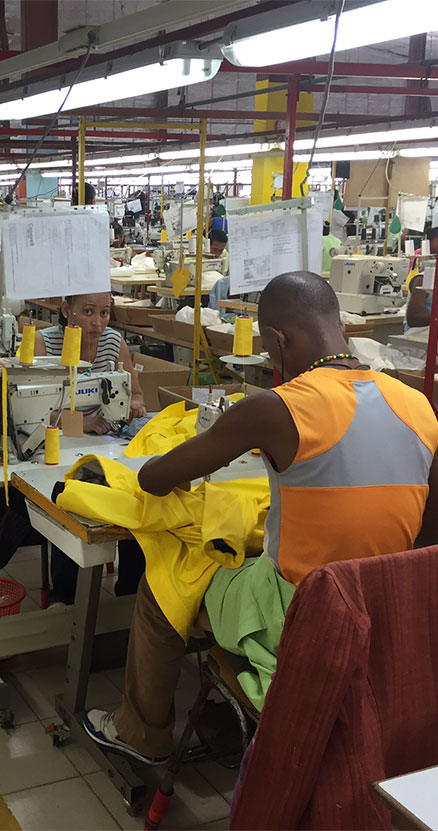 Confection de vêtements à Madagascar